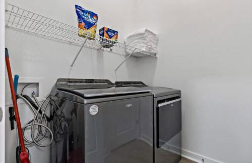 Spacious 2BD - 5 Min DT, Gym, Parking, W-D - Sleep 12 - Foto 29