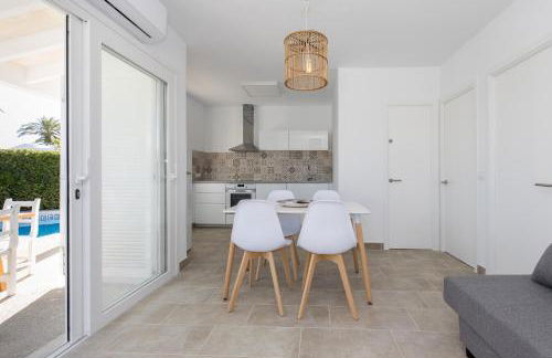 Chalet a 150m de la playa y piscina privada - Foto 10