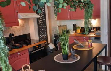 Les Loges Du Théatre 160m2 MAISON PRIVÉ 14 personnes MAX tout équipé a 200m de l'AVENUE DE CHAMPAGNE et toutes commodités DEGUSTATION CHAMPAGNE OFFERTE jacuzzi sauna jeux velos EMPLACEMENT EXCEPTIONNEL et CHIC - Foto 37