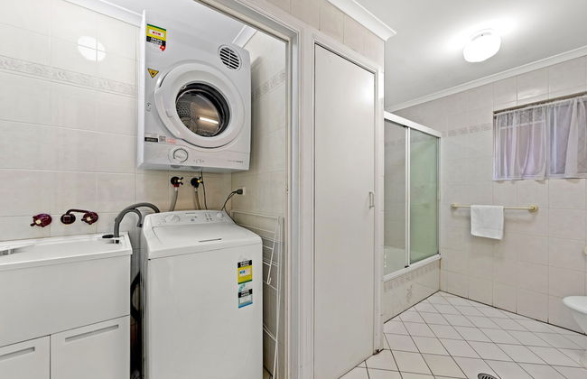 Koala Court Holiday Apartments - Photo 48