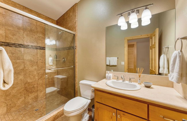 Washoe Chalet by Avantstay Game Room, Hot Tub, Putting Green & Fire Pit - Foto 28