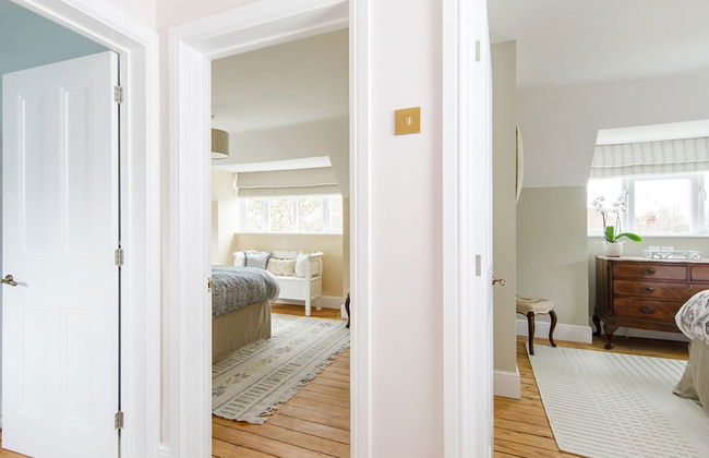 Newly Renovated Cottage 150m From Waterfront - Photo 21