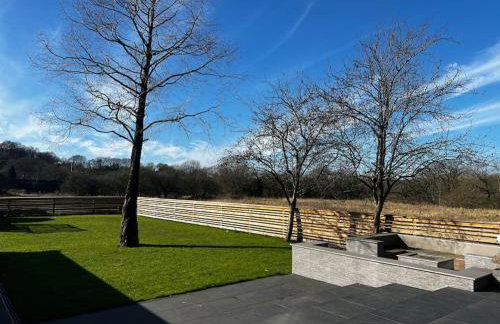 Manchester Luxury Country House Close To The City With Hot Tub & BBQ Fire Pit. - Foto 49