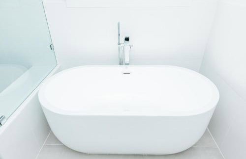 Cozy and Chic 3BR Retreat in Downtown Houston - Foto 32