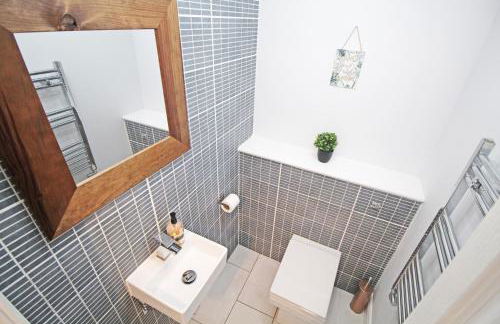 Queens Road - Luxury Spacious Home in Chester - Photo 51