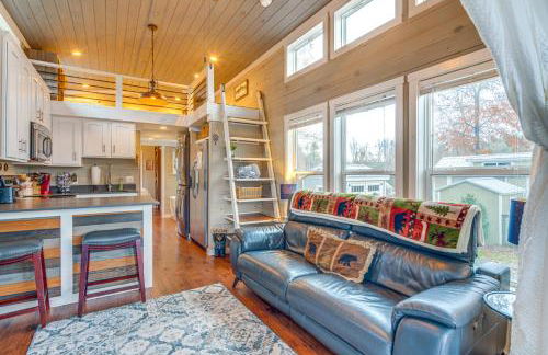 Tiny Home in Flat Rock Easy Access to I-26! - Photo 7