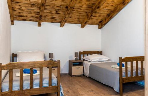 Awesome Home In Unesic - Foto 25
