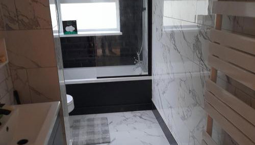 Modern 1-Bed Flat in Dover - Photo 3