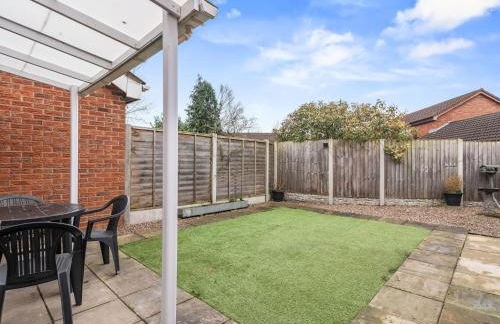 Telford Centre House with Parking, Garden, Wi-Fi - Photo 26