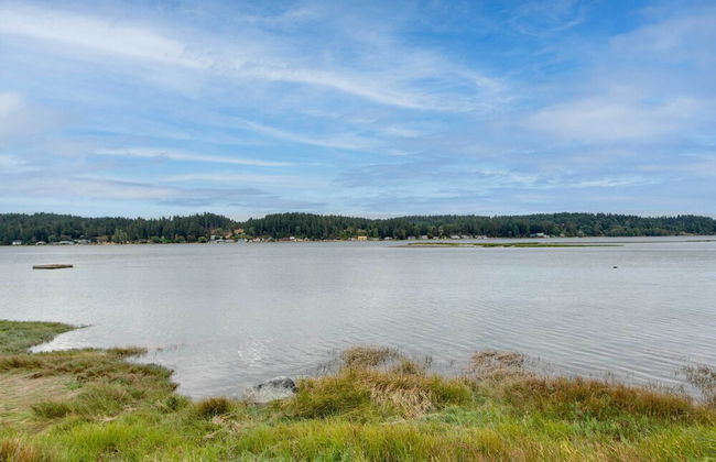 Waterfront Allyn Home with Fire Pit and 2 Kayaks! - Foto 39