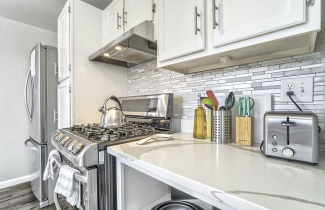 5BD Dog Friendly Family Getaway Near Downtown! - Photo 25