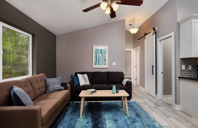 Treetop APT Café Olympic Center & Dwntwn - Photo 8