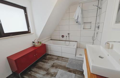 TiCasa Chic - Zentral - Balkon - Parkplatz - SmartTV - Unique - Kernen - Foto 12