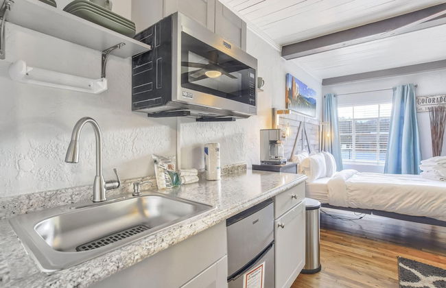 1BD Cozy Suiterestaurants & Hiking!dogs Welcome - Photo 9