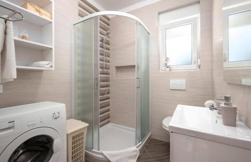 3 Bedroom Nice Home In Kapovci - Foto 31