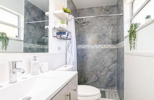 Dora's Haven Getaway-Cozy 1Bedroom with Boat or Camper Parking- Free - Foto 44