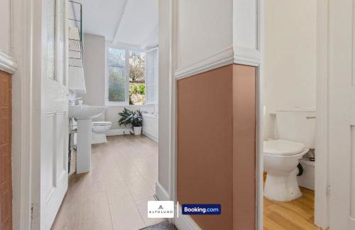 The Ritz 2 Bedroom Serviced Apartment By AltoLuxoExperience Short Lets & Serviced Accommodation With Free Wifi - Foto 5