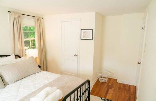 5-star Renovated 3BR Home & Backyard Deck near SU & Hospitals - Foto 58