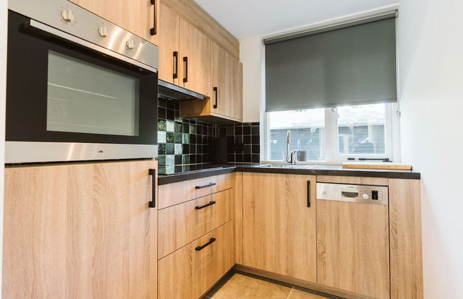 Modern Holiday Home With Spacious Garden and Terrace Suitable for 5 People - Foto 9