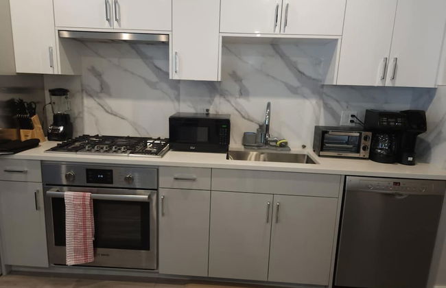 Signature Airport Proximity suite - Photo 8