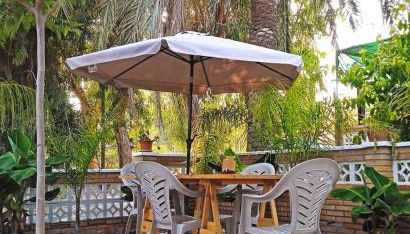 Cozy house next to a cove on the beach - Photo 4