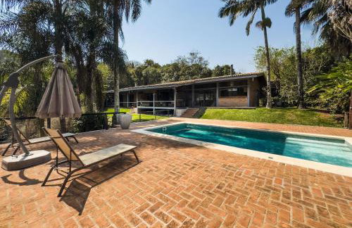 Casa térrea de alto padrão com piscina e cozinha de cinema na Granja Viana - Foto 18