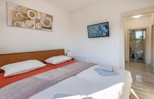 Villa Mia in Labin, a two apartment villa with pool close to the sea - Foto 12