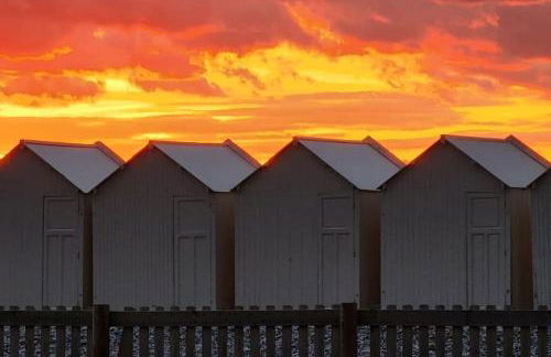 La Baigneuse maison avec jardinet et parking privé, à 200 m plage - Foto 33