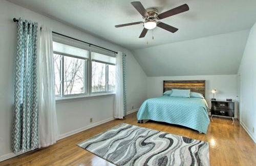 Cozy Postville Retreat with Fireplaces and Yard! - Foto 19