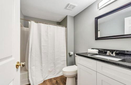 Settle into Soulard 6 beds 2 full baths - Photo 12