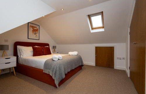 Modern Detached 4-Bedroom 2-Bath Home, Guildford - Photo 25