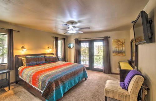 Expansive Angel Fire Home with Indoor Hot Tub! - Foto 11