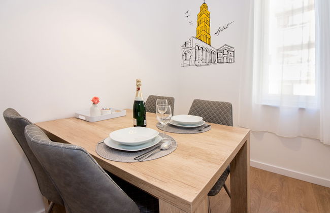 Lugo Apartments - Photo 16