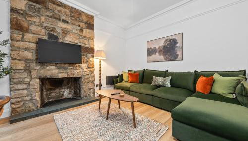 Burnets Close 2 Bedroom Apartment - Edinburgh - Photo 1