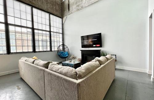 Swanky loft at Historic Peters Cartridge Factory - Foto 14