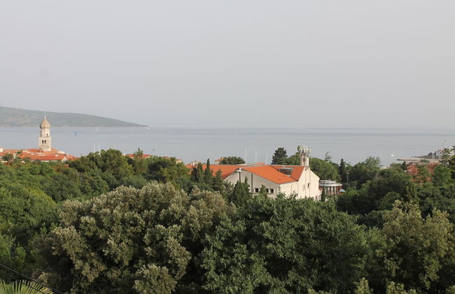 Serene Sea View Krk Apartment With Balcony - Photo 15