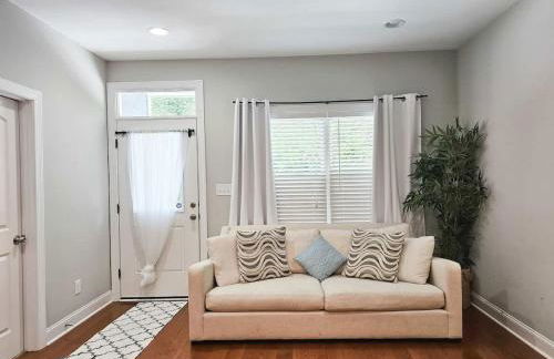 Fire Pit - 4 Min from UNC - 7 Min from Carrboro - Fast Wi-Fi - Foto 1