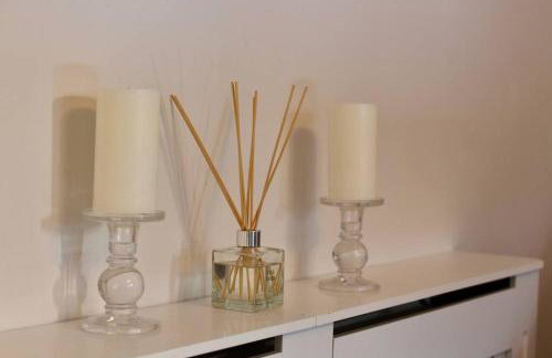 Amazing 2-Bed Home w/ Private Garden Free Parking - Foto 18