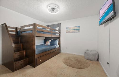 Heated Pool with Lanai- 10min from Beach- Lots of amenities - Foto 42