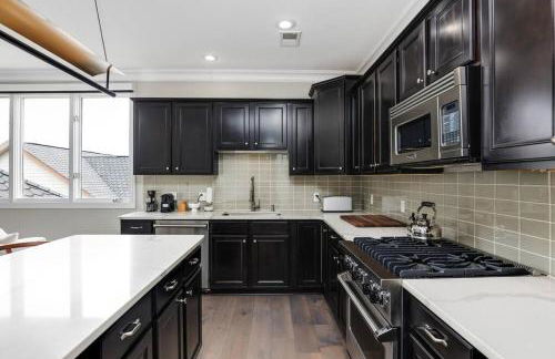 Lumber Barons Detroit Brush Park Penthouse 3BR 2 Kings 1 Queen 2 Baths 1 Car Garage - Photo 48