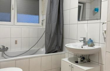 Voll ausgestattete Apartments mit Einzelbetten - Küche - WLAN - PKW-Parkplatz - Foto 41