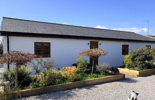 Peacock Barn - Photo 3