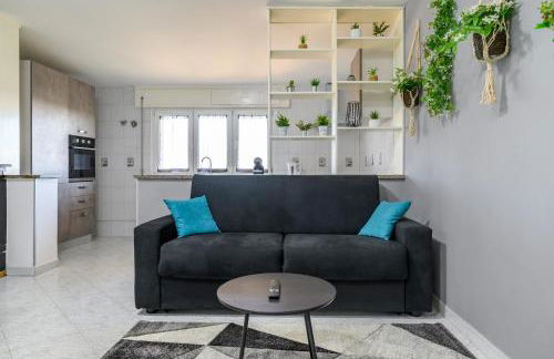 Coastal Whisper - 9 min to Airport & 700m to Sea - Foto 5