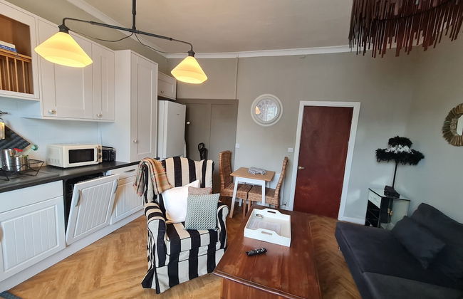 Beautifully Decorated 1-bed Apartment in Sale - Photo 15