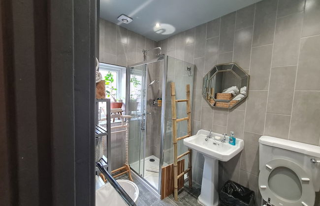 Beautifully Decorated 1-bed Apartment in Sale - Photo 14