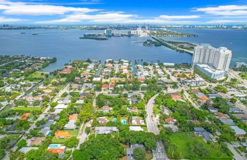 Spacious Retreat with Green Areas 8 ppl - Foto 25