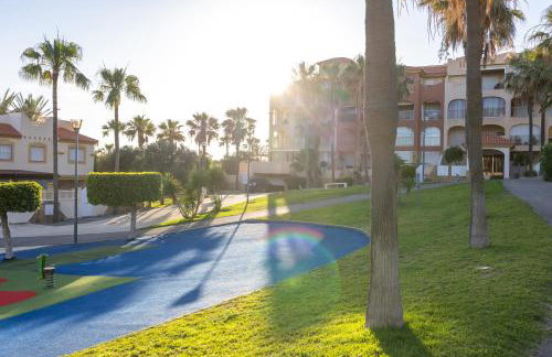 Maravilloso ático en Almerimar con piscina y parking - Foto 39