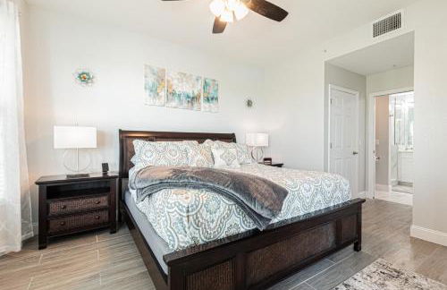 Greenlinks at Lely Luxury White Orchid Fully Renovated Modern 1st floor 3bdr Golf Resort Villa - Photo 14