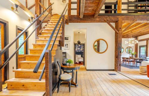 Unique Fully Restored Landmark Barn in Hudson - Foto 22