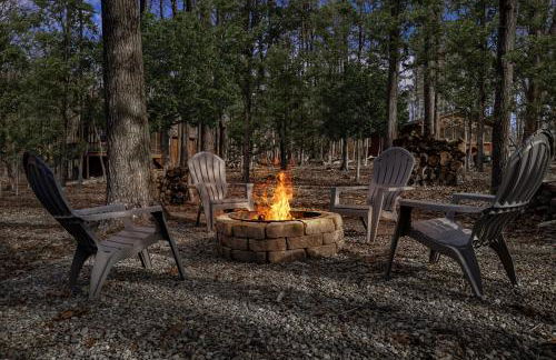 Cabin w hot tub & fire pit - Foto 2